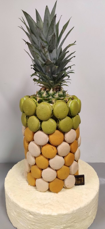 Mac-ananas pièce montée macarons